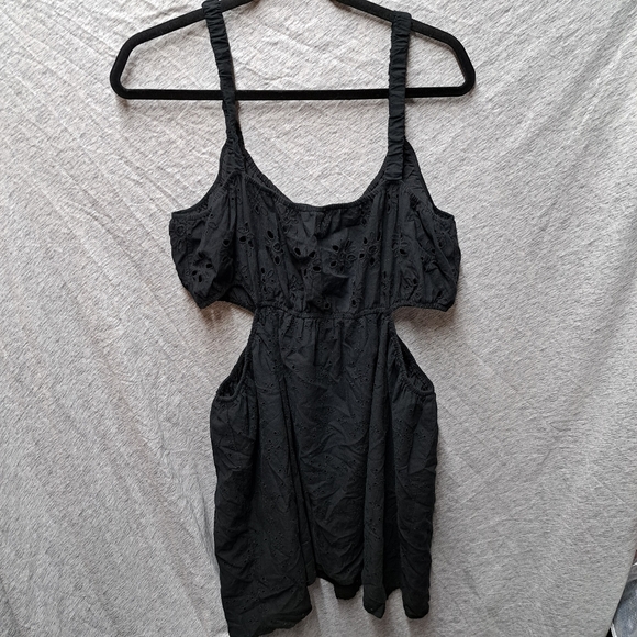 American Eagle women's black eyelet cutout mini dress size XXL guc - Picture 2 of 4